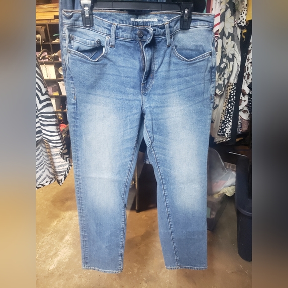 Jeans - Picture 1 of 3